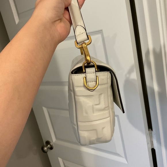 Fendi beige baguette Leather Shoulder Bag - Picture 6 of 8